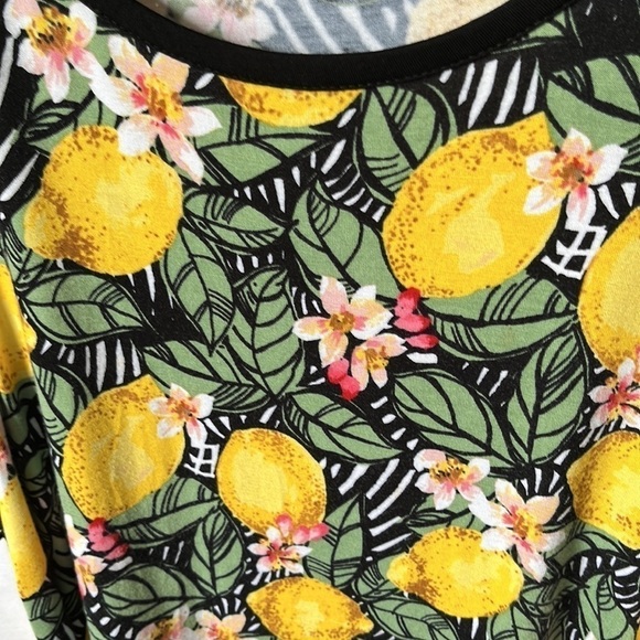 Lemons Summer Top - Picture 4 of 11